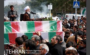 تشییع سه شهید گمنام در میدان فاطمی 33