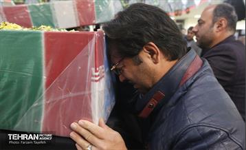 تشییع پیکر شهدای مدافع حرم در منطقه ۵ 26