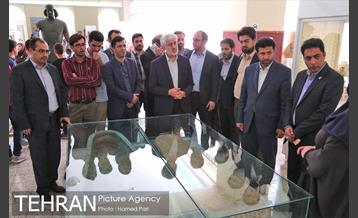 بازدید شجاع پوریان و دانش آموزان از موزه ملی ایران 5