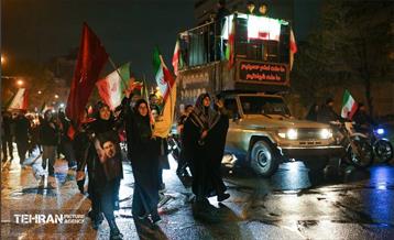 کاروان‌ موتوری و خودرویی از میدان انقلاب تا ساختمان هلال احمر تهران 14