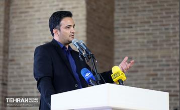 رونمایی از سردیس چهره‌های ماندگار در شهر تهران 21