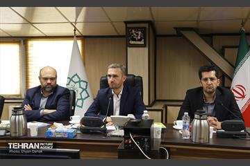 نشست مدیران ارتباطی صنایع و واحدهای تولیدی با شهردار منطقه ۲۱ 14