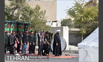 مراسم عزاداری ظهر عاشورا در بازار تهران 8