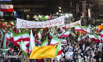 آیین بدرقه زائر اولی‌ها به‌ سوی عتبات عالیات در میدان انقلاب 28