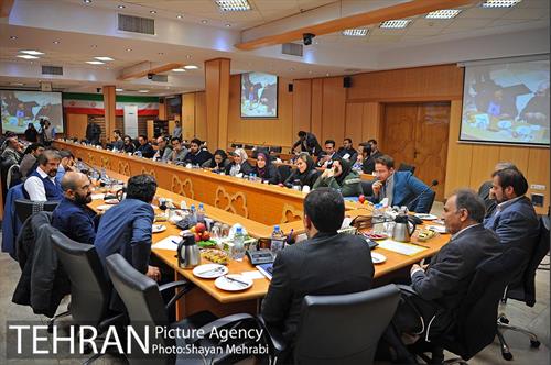 نشست صمیمانه دکتر نجفی با خبرنگاران حوزه شهری 9