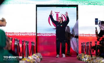 مراسم تجلیل از کشتی‌گیران قهرمان جهان (جشنی برای ایران) 65