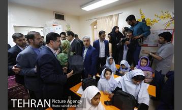 بازدید وزیر محترم بهداشت و سرپرست شهرداری تهران از مرکز پرتو  12