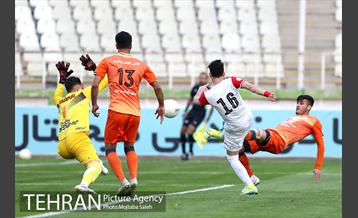 دیدار تیم های فوتبال سایپا و پرسپولیس 31