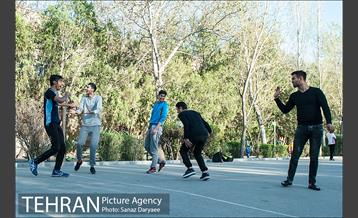 ورزش والیبال در پارک لاله‎ 17