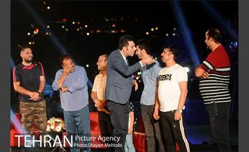 ویژه برنامه شب فیروزه ای در دریاچه شهدای خلیج فارس 12