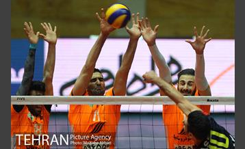 دیدار تیم های والیبال سایپا تهران و خاتم اردکان