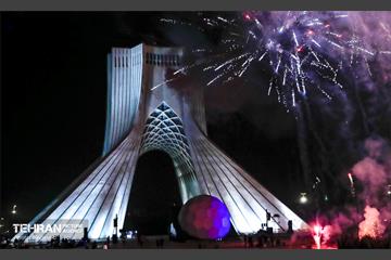 نورافشانی میدان آزادی در حمایت از تیم ملی 4
