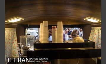 کافه راه سیار پشت فولکس واگن قدیمی‎ 12