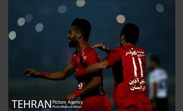 دیدار تیم های فوتبال صبا قم و پرسپولیس تهران