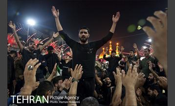 عزاداری عزاداران امام حسین (ع) در بین الحرمین 5