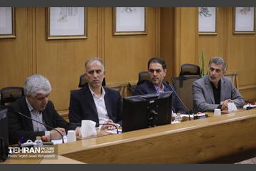 دیدار شهردار تهران با مدیر عامل فروشگاه‌های زنجیره‌ای اتکا 5