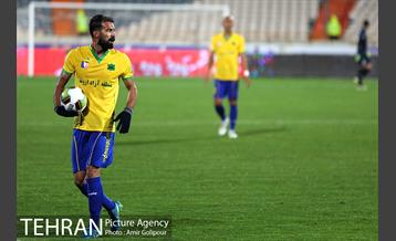 دیدار تیم‌های فوتبال پرسپولیس - صنعت نفت آبادان 2