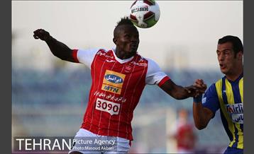 دیدار تیم‌های فوتبال گسترش فولاد و پرسپولیس 23