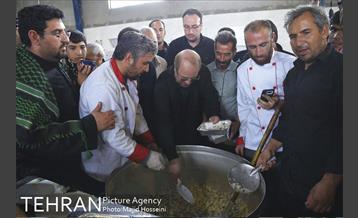 بازدید دکتر قالیباف از خدام الحسین در مسیر پیاده‌روی اربعین 6