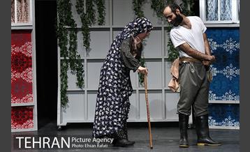 نمایش شیش و بش به کارگردانی جواد روشن 36