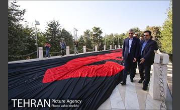 آیین اهتزاز پرچم هزار متری عزای حضرت اباعبدالله(ع) 30