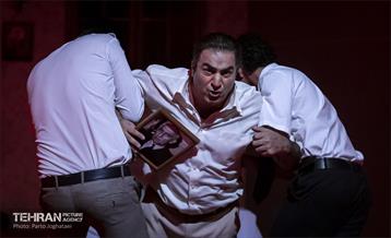 نمایش «تختی در اتاق 23 هتل آتلانتیک» 21