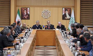 نشست هم‌اندیشی هیئت رئیسه اتاق اصناف تهران، روسای اتحادیه‌های صنفی تهران و هیئت امناء بازار تهران با شهردار تهران 50