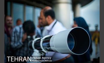 استهلال هلال ماه شوال از فراز برج میلاد تهران 32