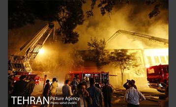 آتش سوزی گسترده در خیابان امیرکبیر 9