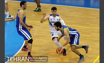رقابت بسکتبال تیم های دانشگاه آزاد - پتروشیمی بندر امام