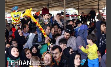 اجرای زنده برنامه محله گل و بلبل در میدان هرندی 19