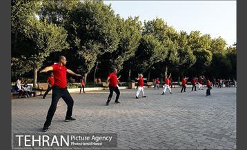 ورزش همگانی در پارک لاله 1