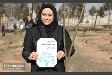 آیین یلدای مهربانی و کاشت نهال در بوستان سرخه حصار 19