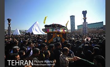 مراسم عاشورای حسینی در میدان امام حسین(ع) 25