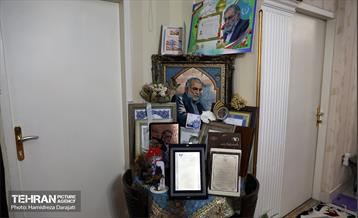 حضور شهردار تهران در منزل شهید فخری زاده در سالگرد شهادت  7