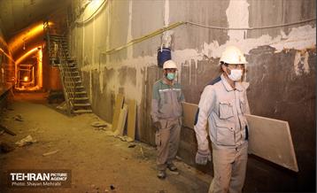 بازدید اعضای کمسیون حمل و نقل شورای اسلامی شهر از ایستگاه تقاطعی مترو توحید 31