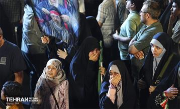 آیین بدرقه زائر اولی‌ها به‌ سوی عتبات عالیات در میدان انقلاب 7