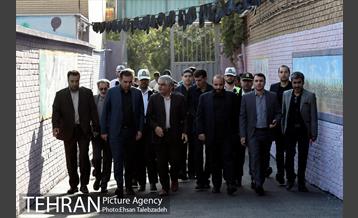 نواختن زنگ آغاز سال تحصیلی توسط دکتر حسن رباطی 3