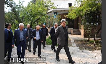 بازدید شهردار تهران ار خانه نیما یوشیج 34