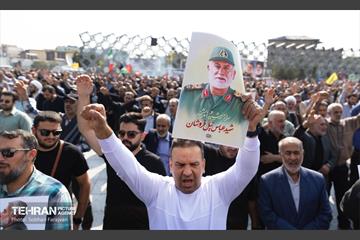 مراسم تشییع پیکر شهید سردار عباس نیلفروشان - 2 19