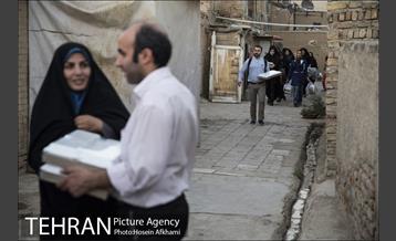 لقمه های مهربانی در محله دولتخواه‎ 2