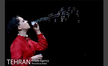 نمایش خانه‌اى در انتهاى خیابان بهار 25