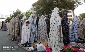 اقامه نماز عید سعید فطر در محله شهران 3