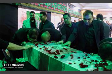 بدرقه پیکر مطهر شهید گمنام دوران دفاع مقدس در اداره‌کل سرمایه‌انسانی 14