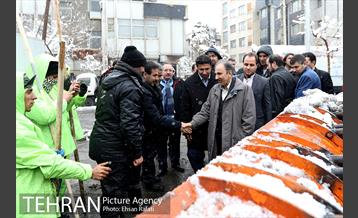 بازدید شهردار تهران از ستاد برف روبی منطقه 11 15