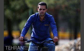 دوچرخه سواری در پارک چیتگر