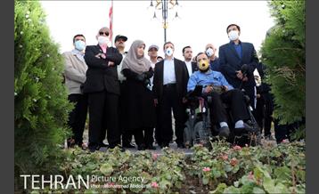 بازپیرایی بوستان قمربنی هاشم(ع)در شب میلاد امام رضا(ع) 8