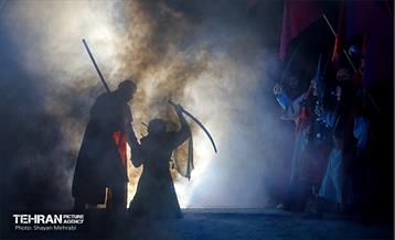 نمایش بزرگ میدانی «تنهاتر از مسیح» 28