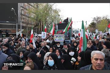 تشییع پیکر ۱۰۰ شهید مردمی و مدافع امنیت در تهران - 1 53