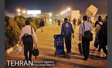 شروع بکار نیروهای خدمات شهری بعد از پایان مراسم ارتحال امام خمینی (ره) 7